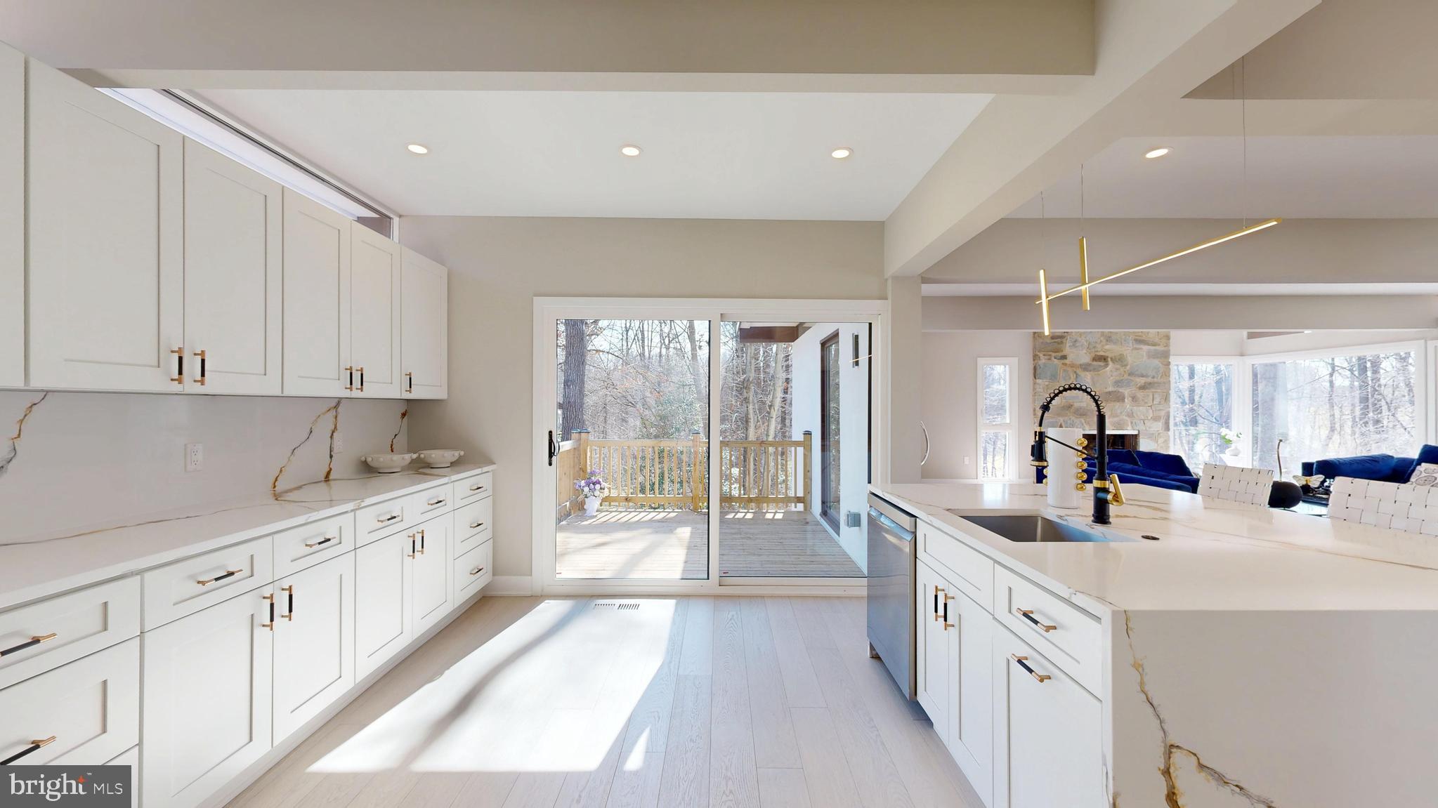 RESTON - Residential