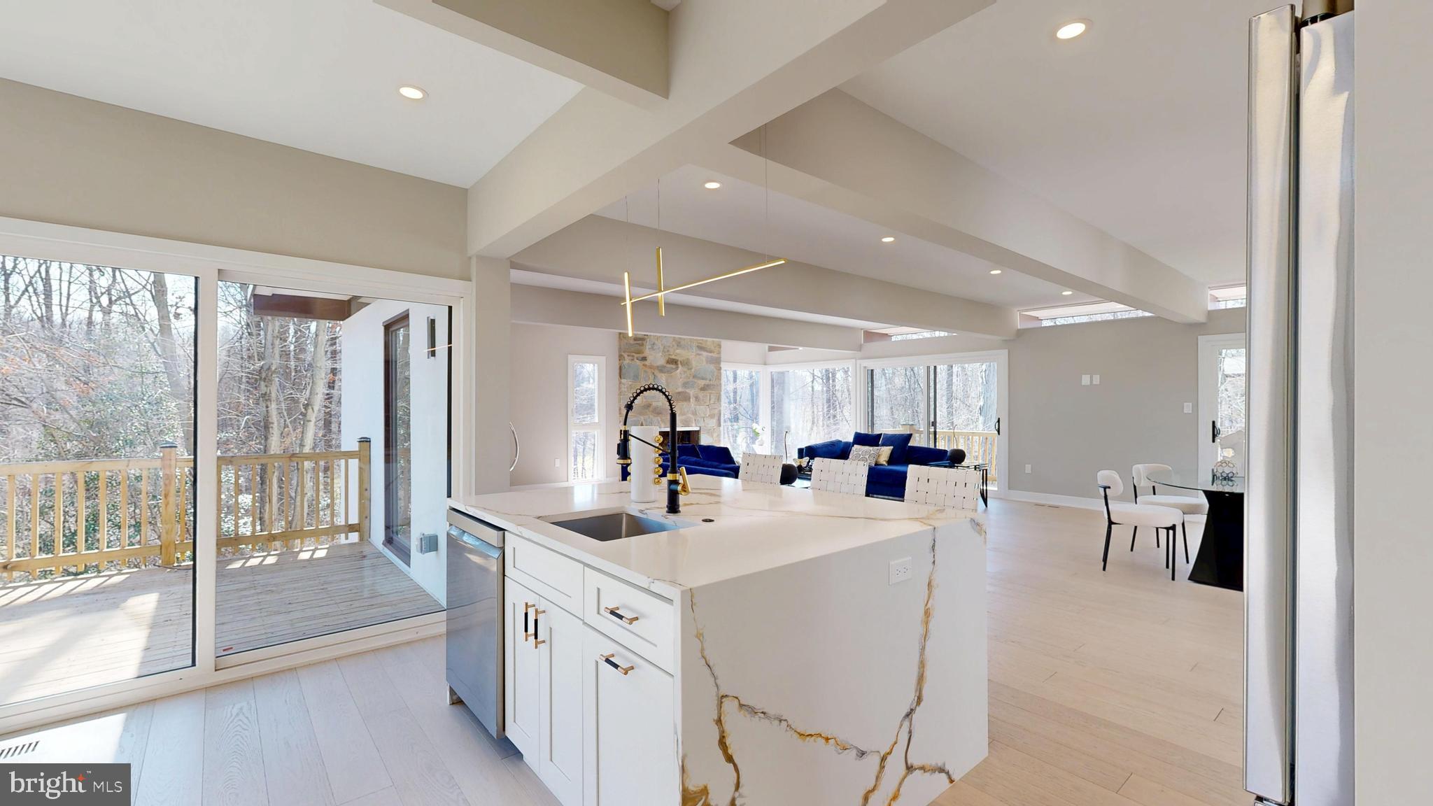 RESTON - Residential