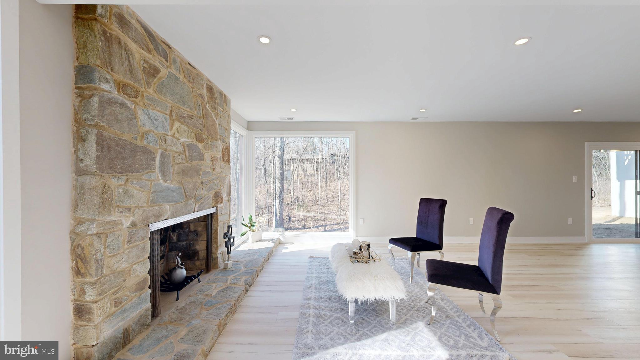 RESTON - Residential