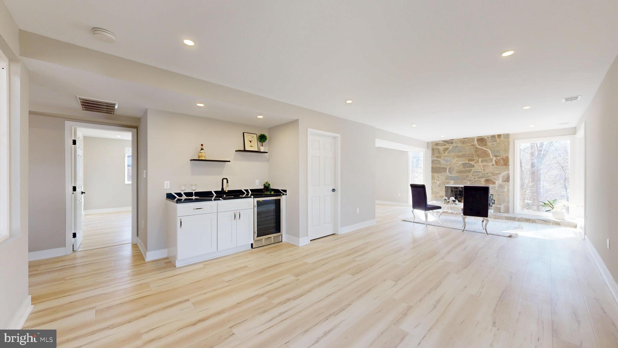 RESTON - Residential