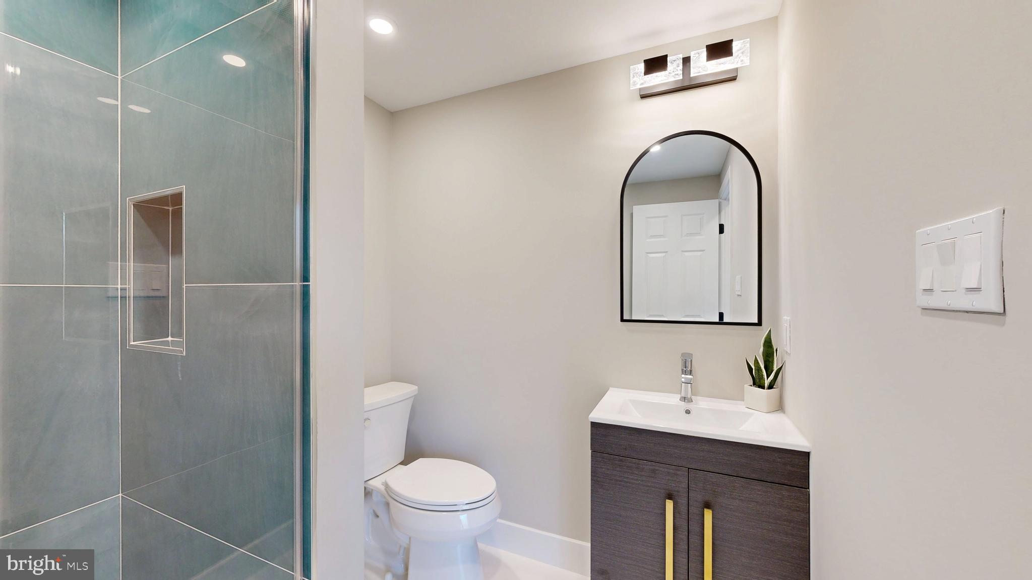 RESTON - Residential