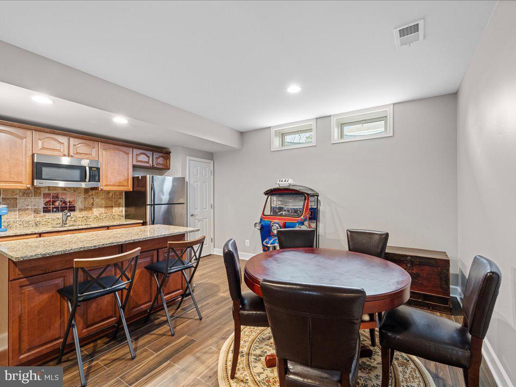 RED CEDAR SOUTH VILLAGE - Residential Lease