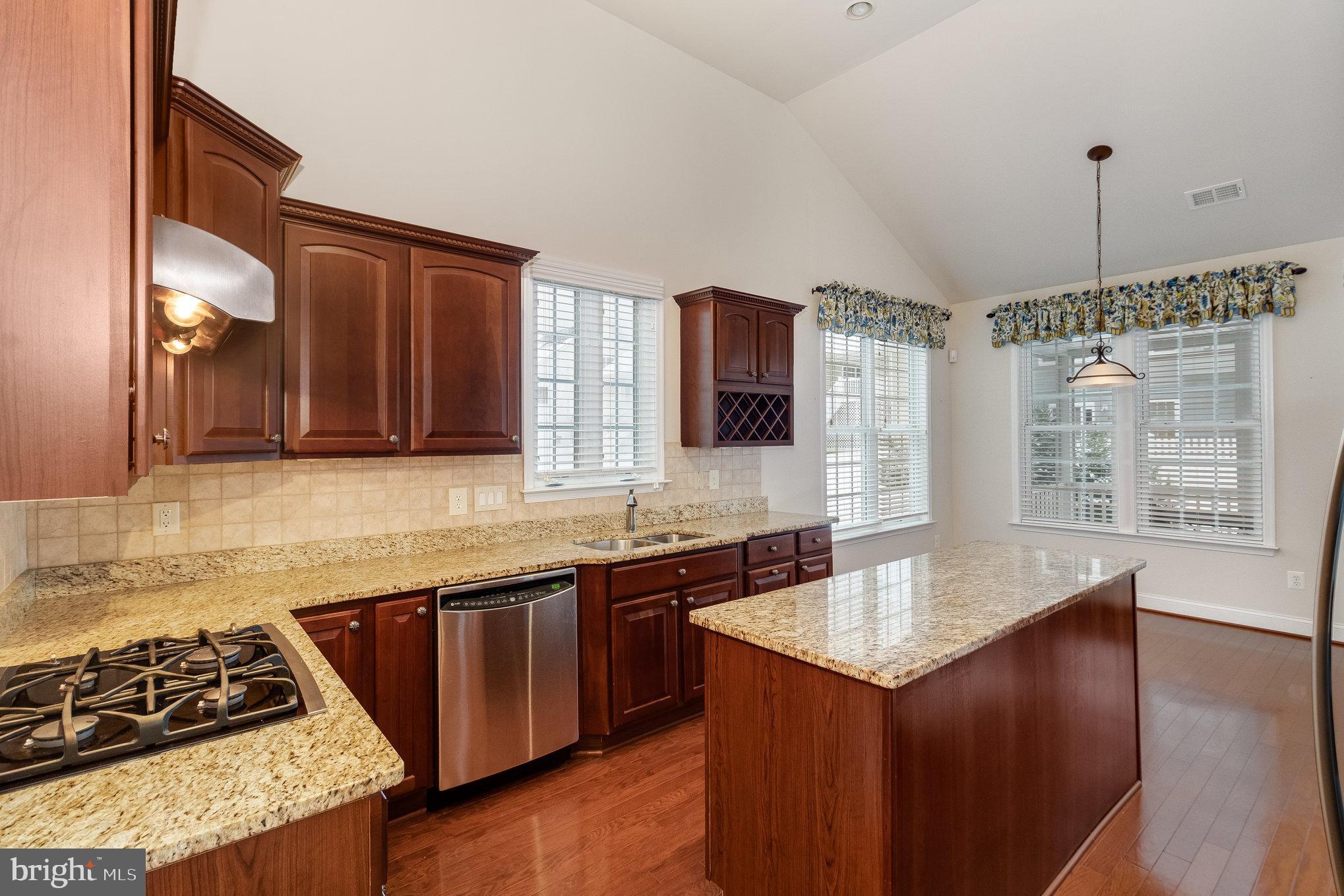 VIRGINIA HERITAGE AT LEE'S PARK - Residential