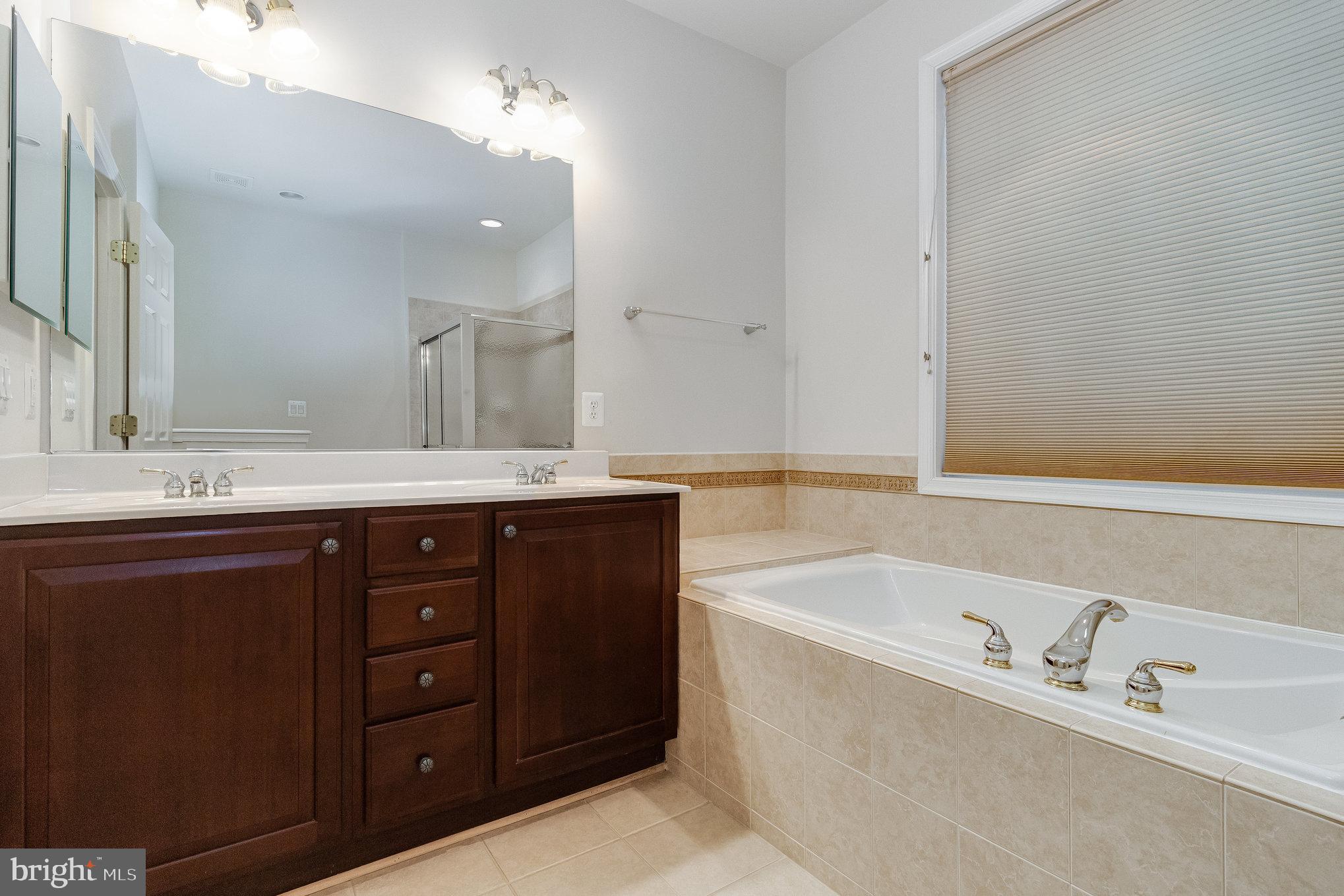 VIRGINIA HERITAGE AT LEE'S PARK - Residential