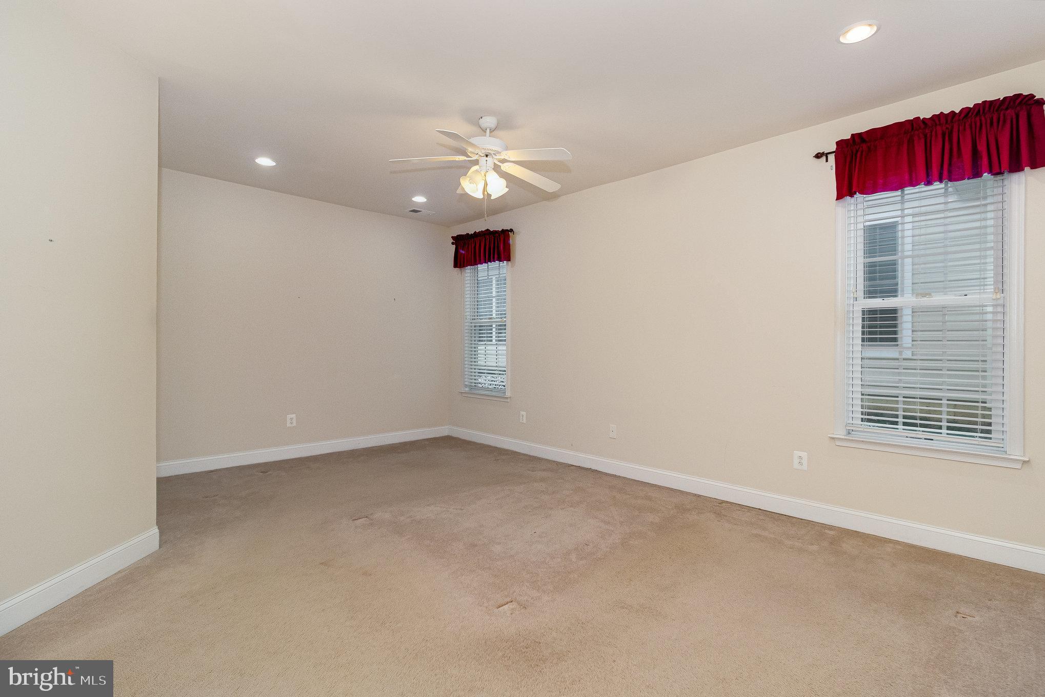 VIRGINIA HERITAGE AT LEE'S PARK - Residential