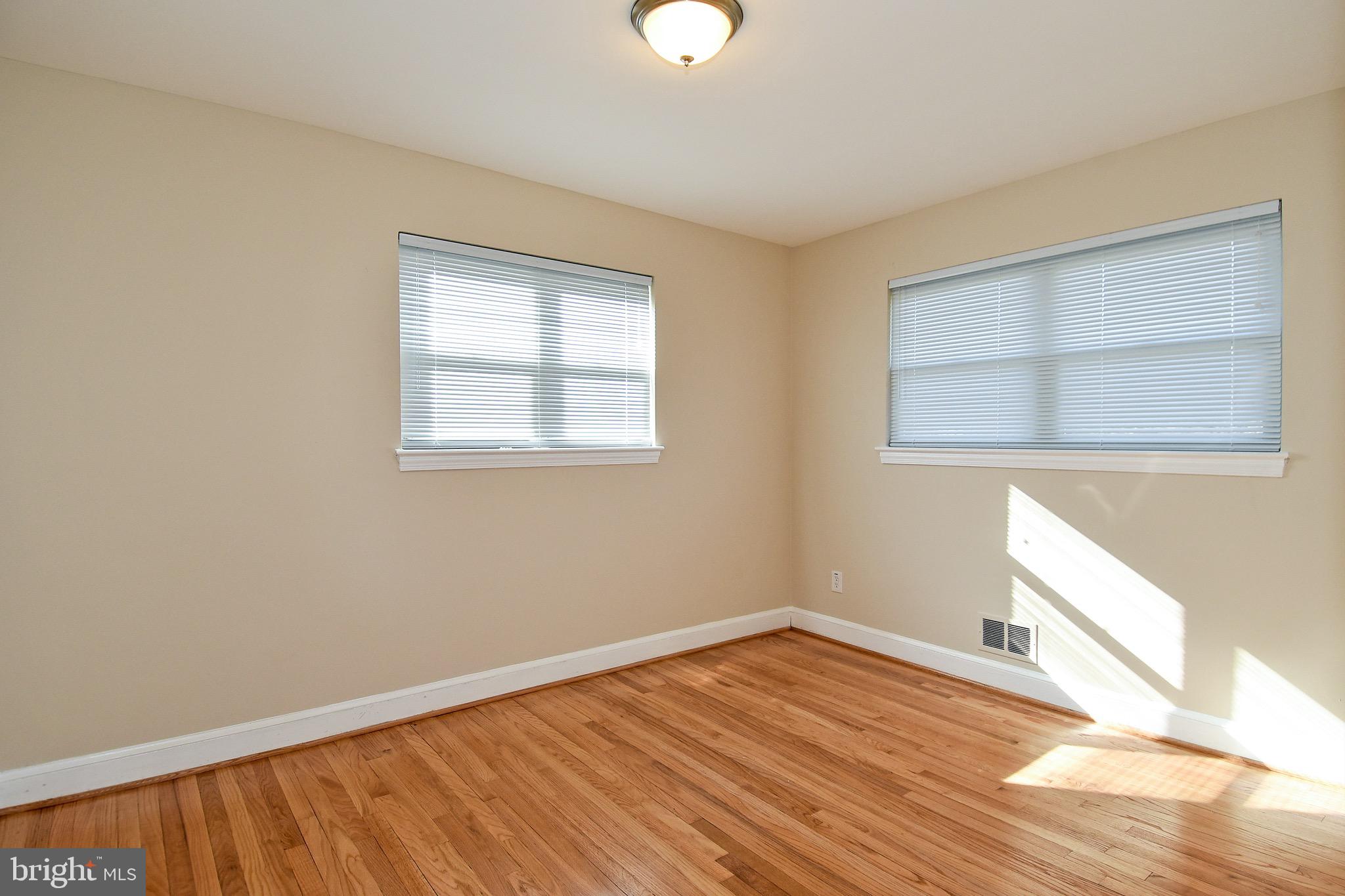 LEEWAY HEIGHTS - Residential Lease