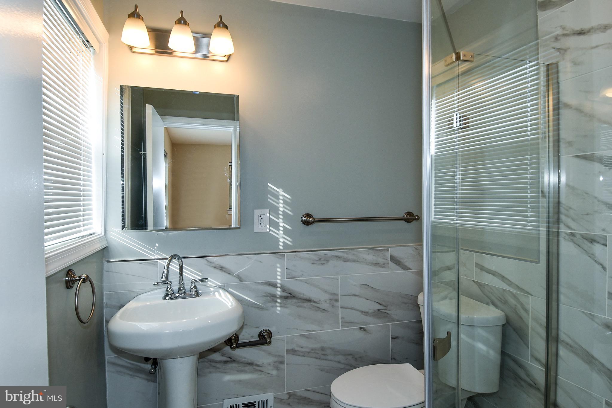 LEEWAY HEIGHTS - Residential Lease