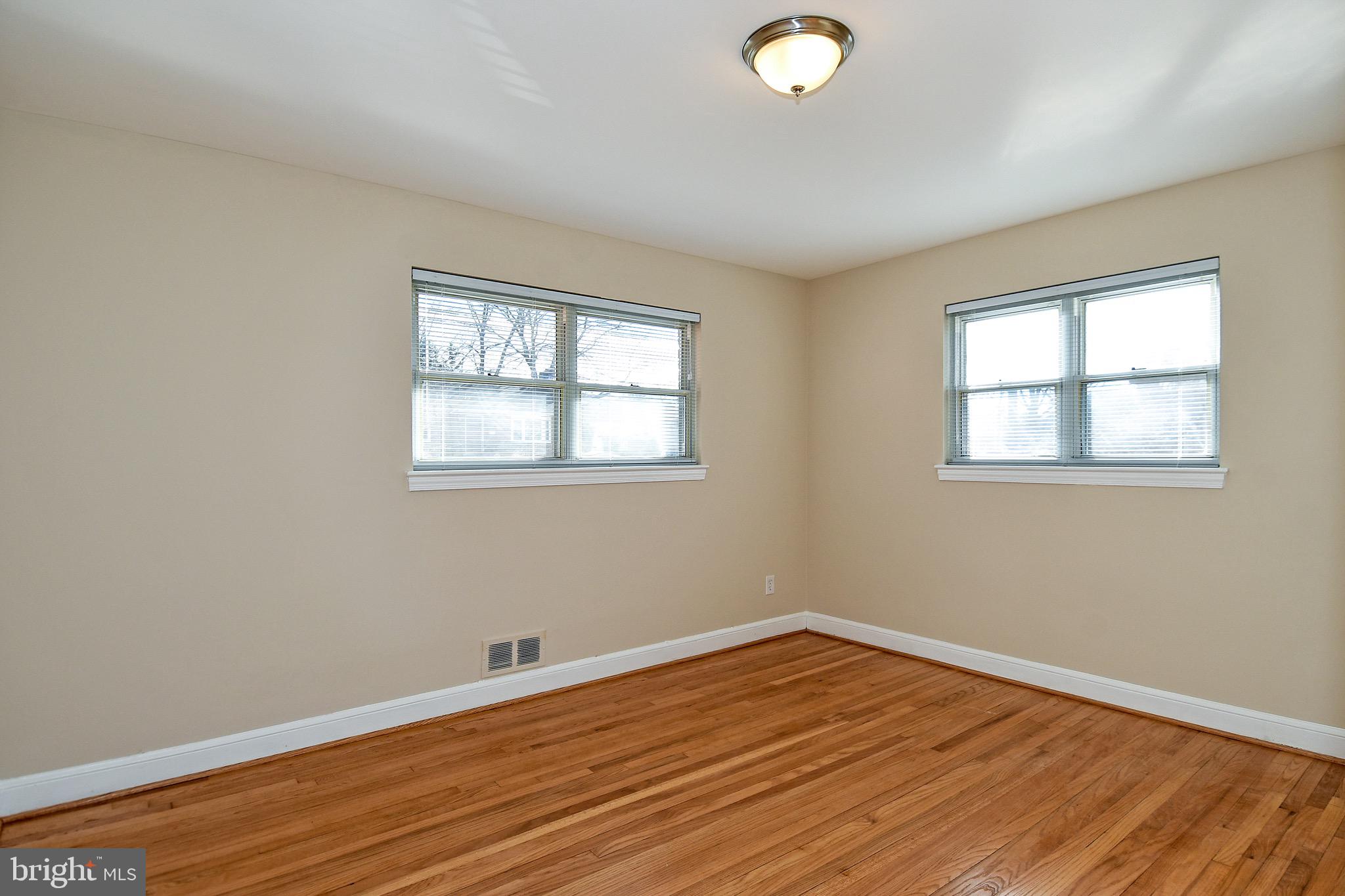 LEEWAY HEIGHTS - Residential Lease