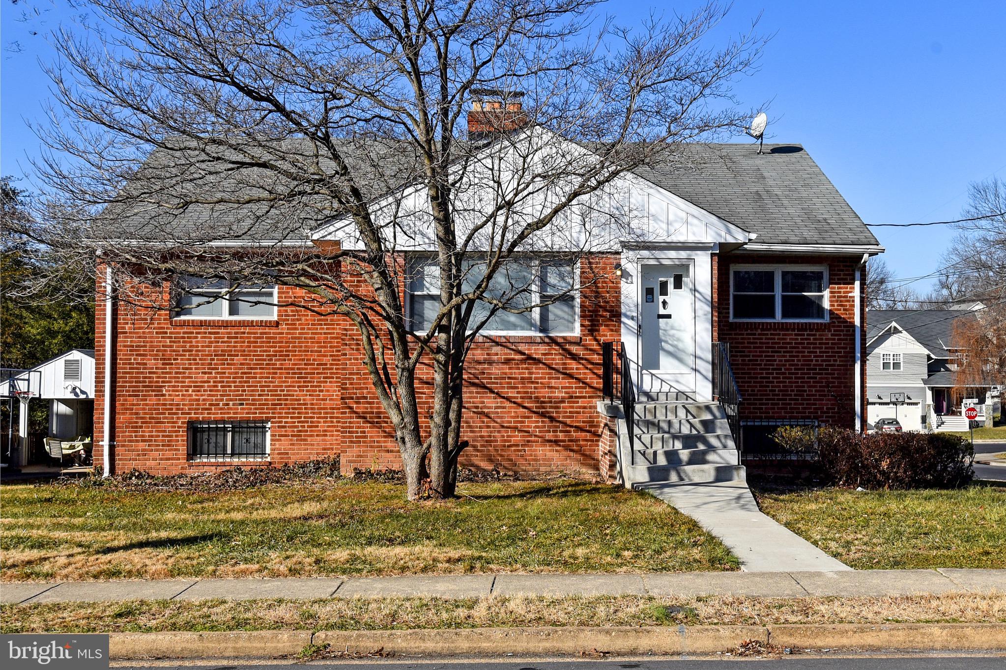 LEEWAY HEIGHTS - Residential Lease