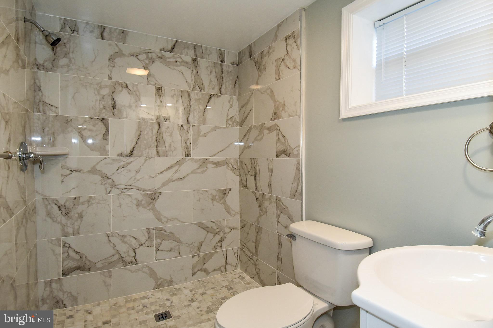 LEEWAY HEIGHTS - Residential Lease