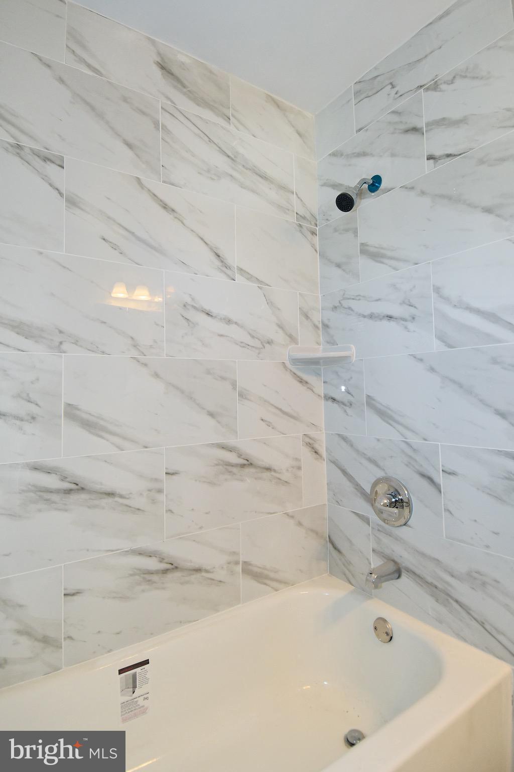 LEEWAY HEIGHTS - Residential Lease