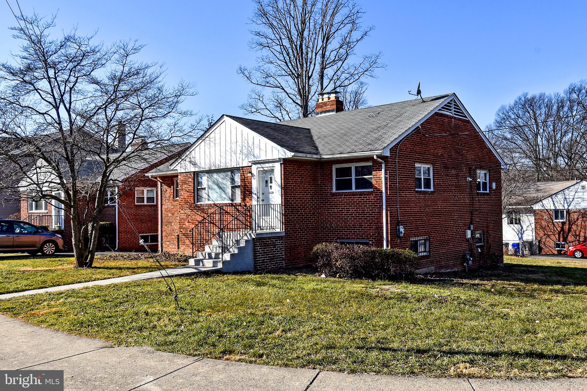 LEEWAY HEIGHTS - Residential Lease