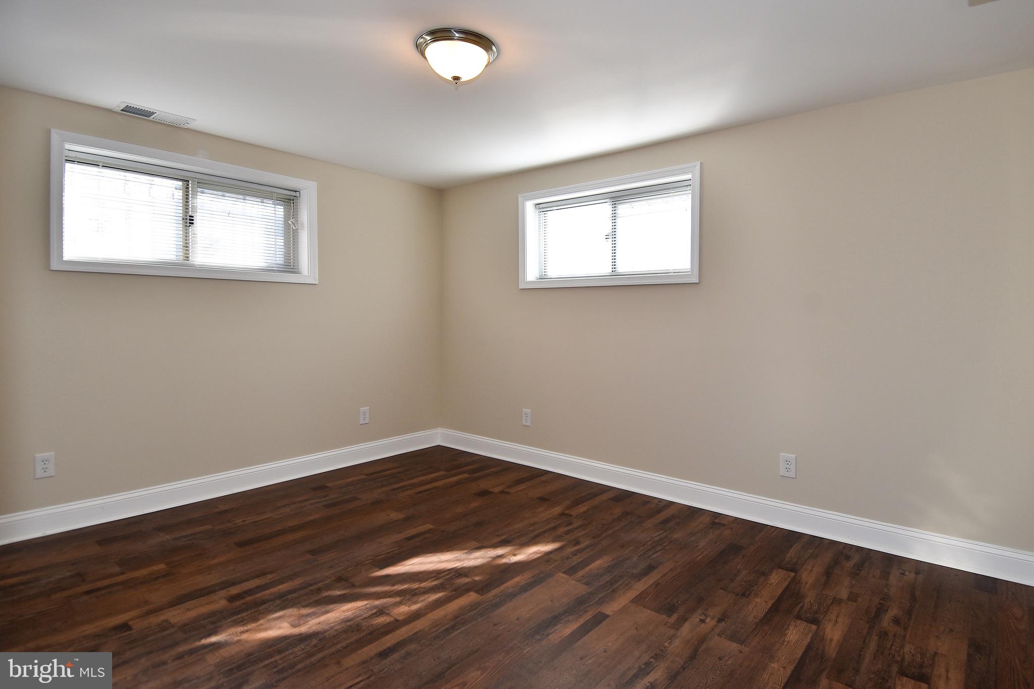 LEEWAY HEIGHTS - Residential Lease