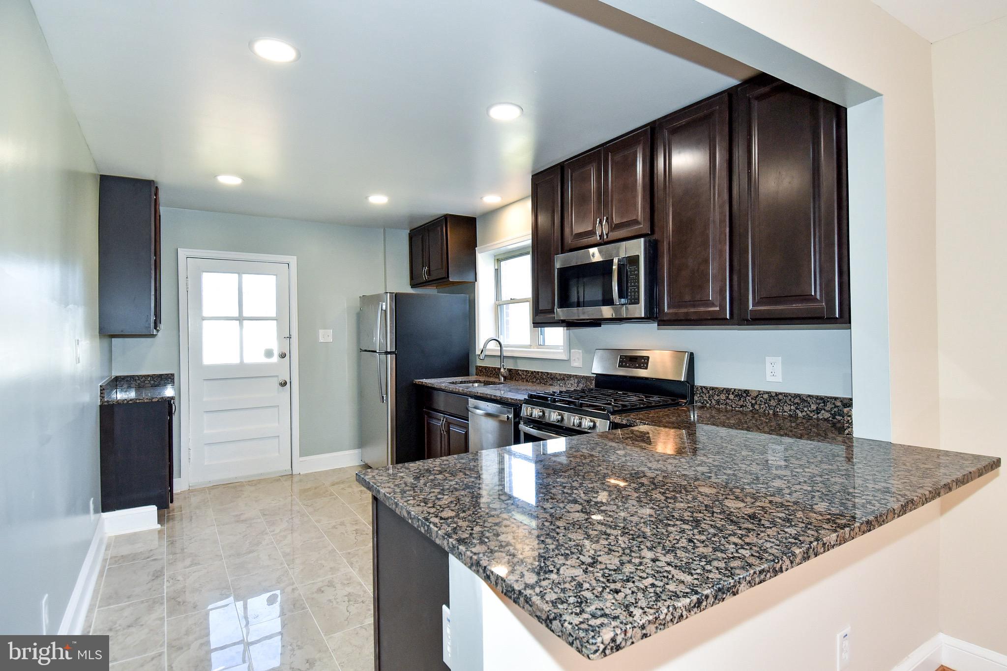 LEEWAY HEIGHTS - Residential Lease