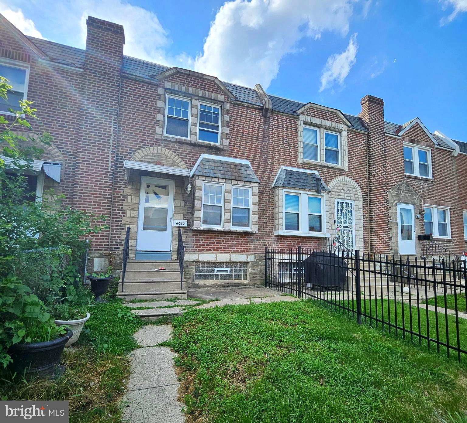 OXFORD CIRCLE - Residential
