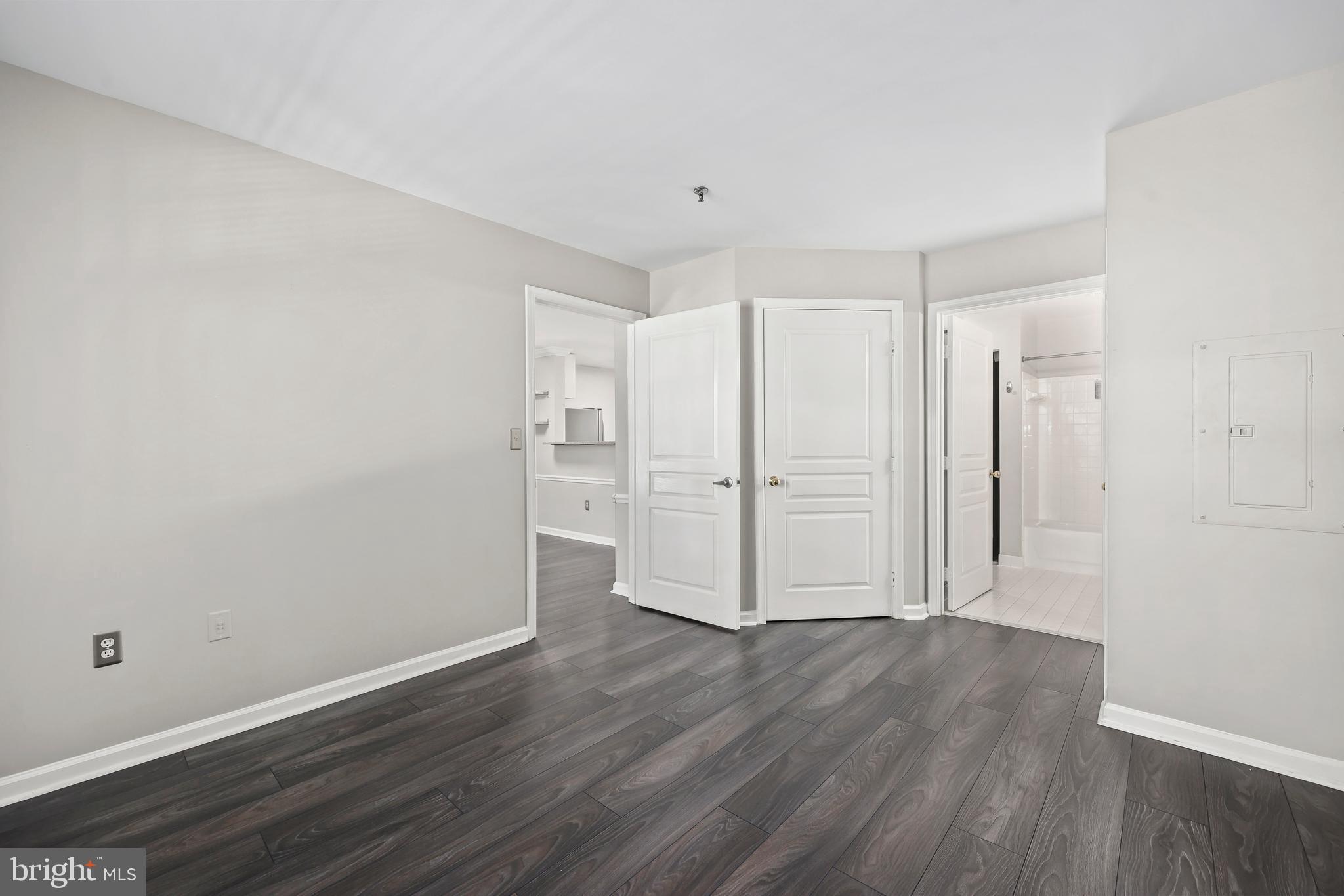 SAVOY PARK CONDOMINIUMS - Residential