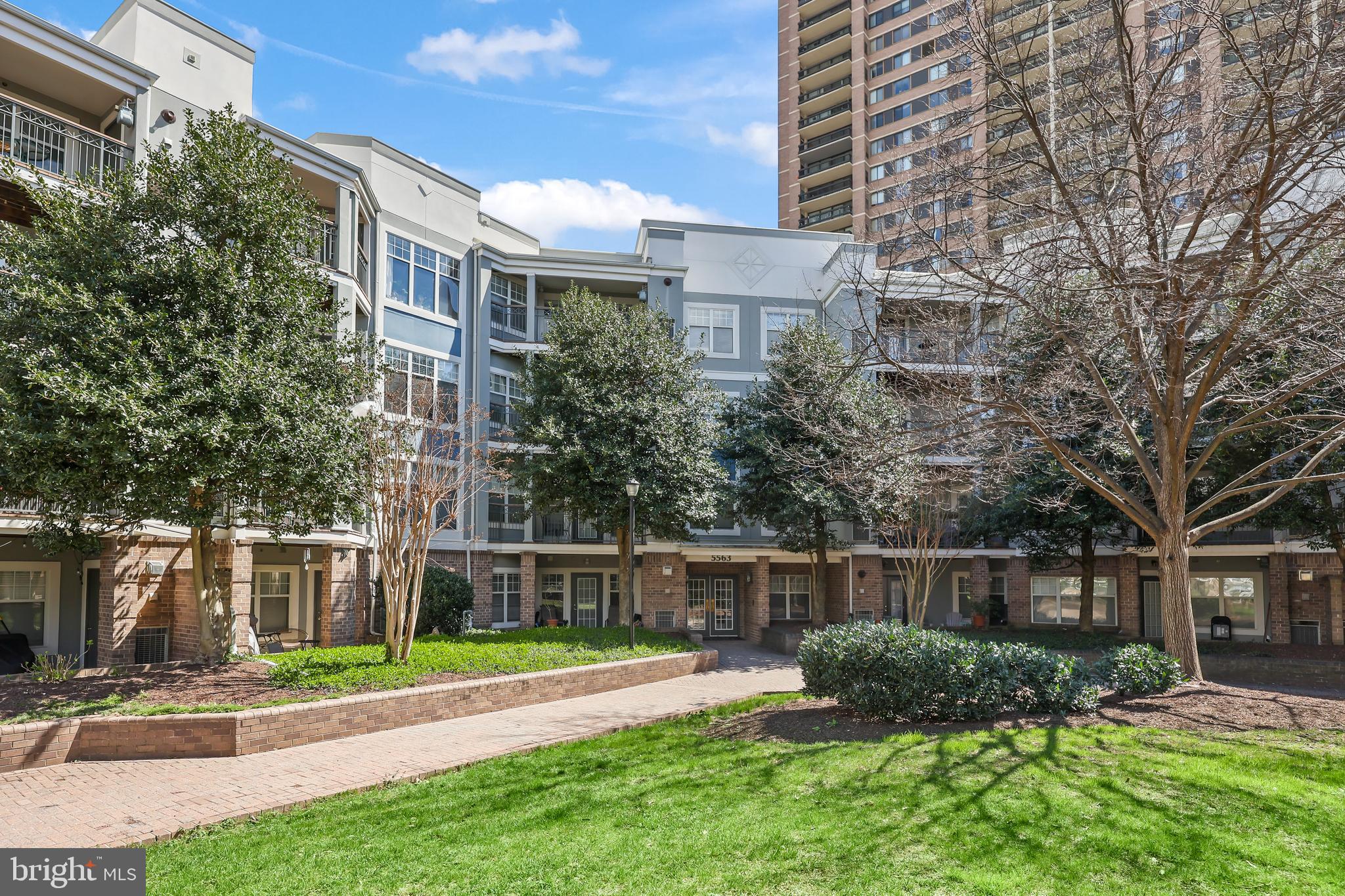 SAVOY PARK CONDOMINIUMS - Residential