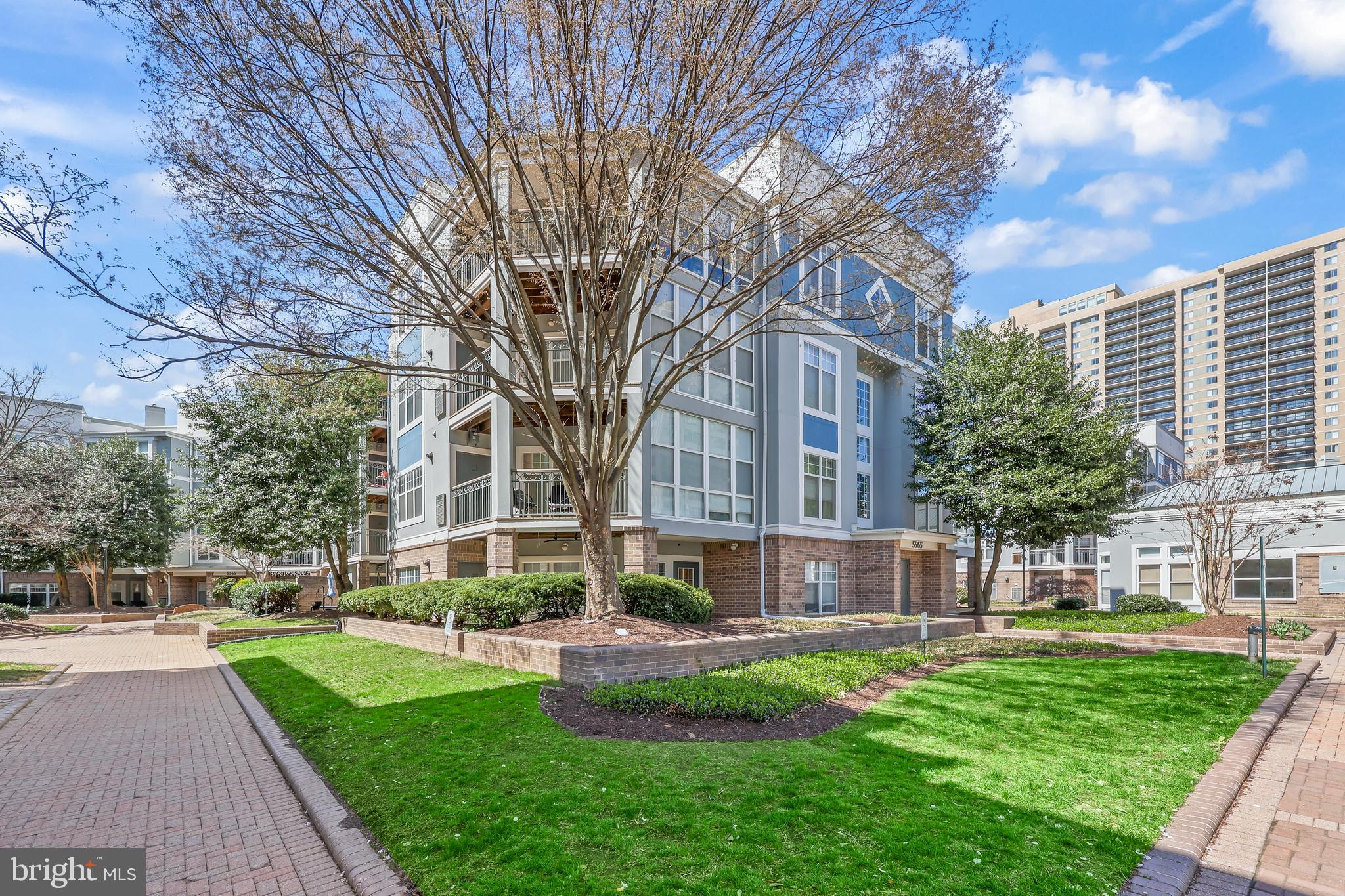 SAVOY PARK CONDOMINIUMS - Residential