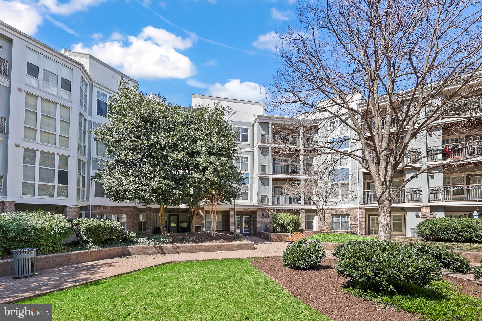 SAVOY PARK CONDOMINIUMS - Residential