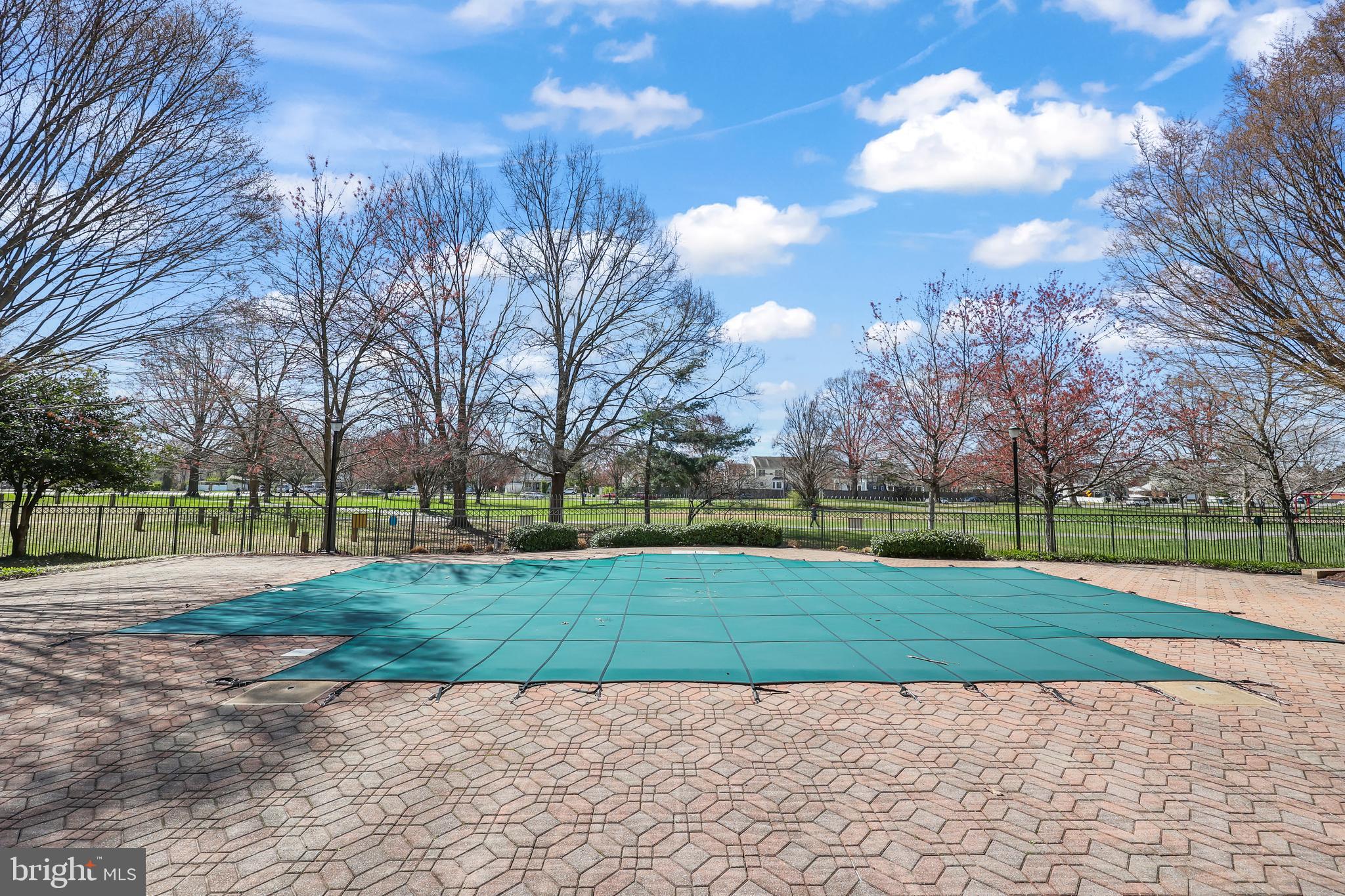 SAVOY PARK CONDOMINIUMS - Residential