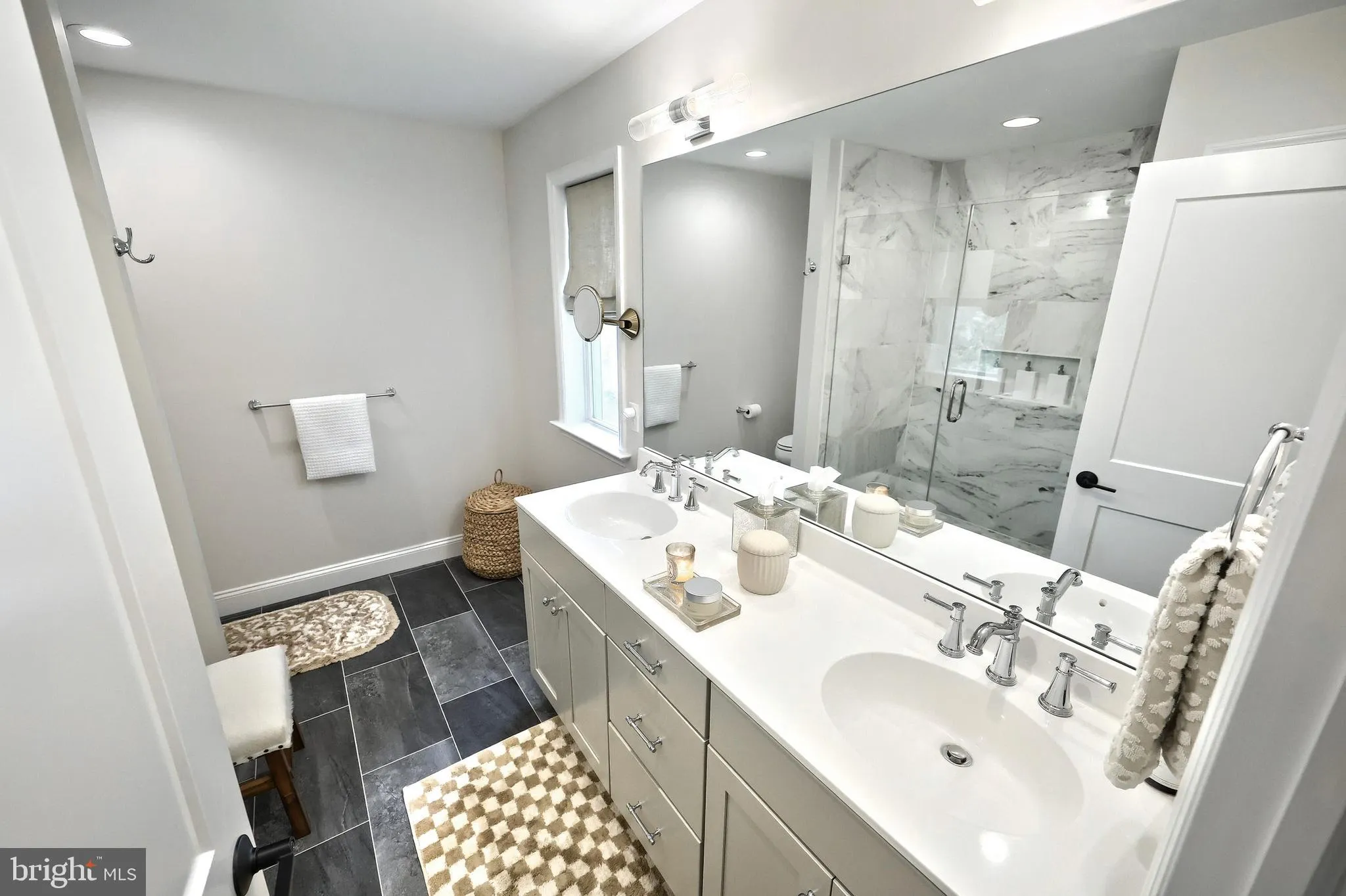 York, Pennsylvania 17406, United States, 4 Bedrooms Bedrooms, ,3 BathroomsBathrooms,Residential,Pending,151829