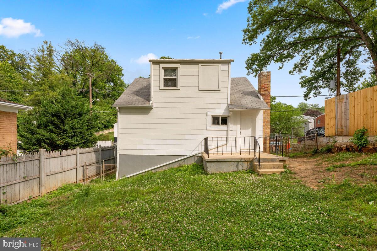 GREATER CAPITOL - Residential Lease