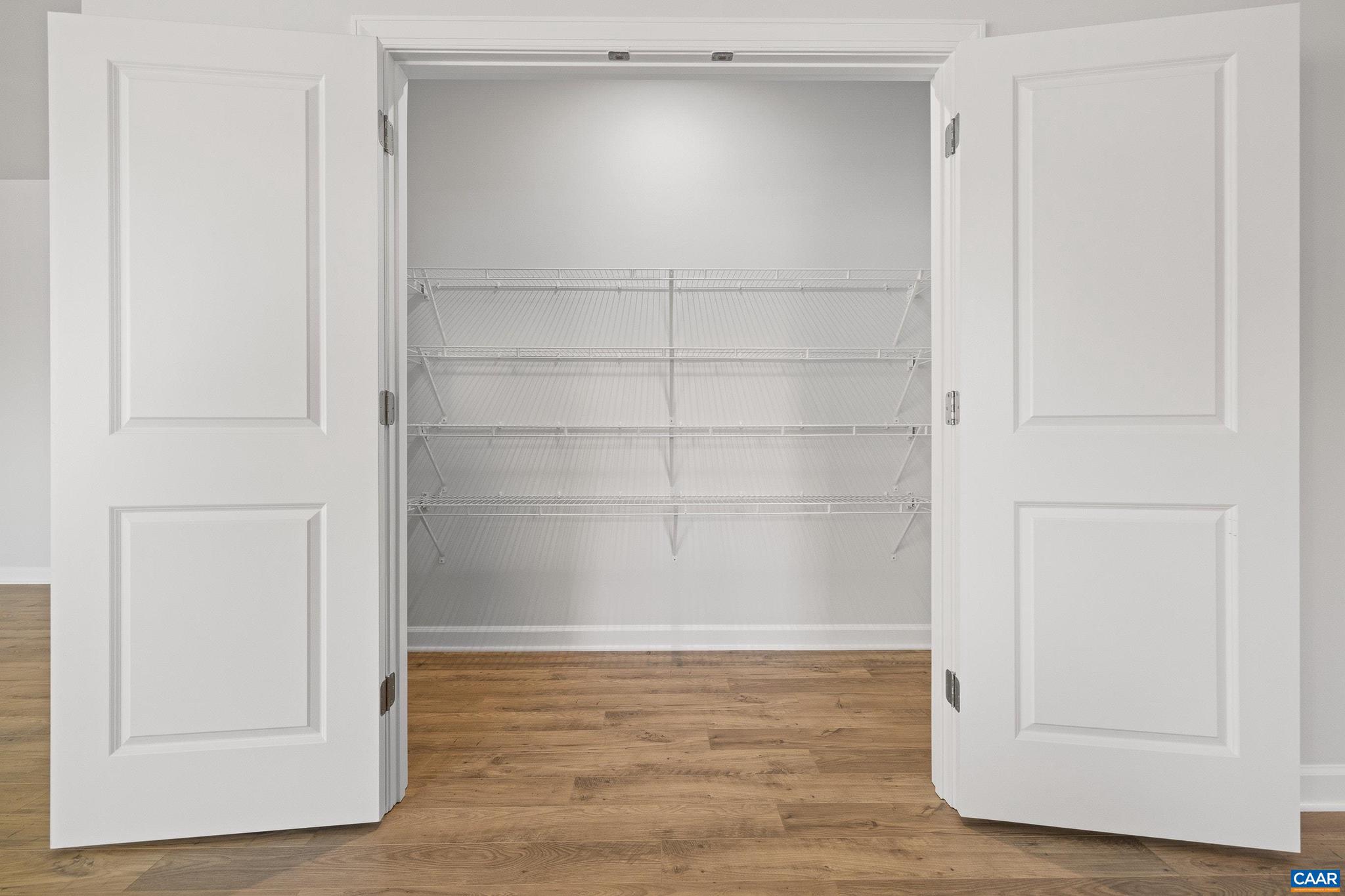 MEADOW BROOK - Residential