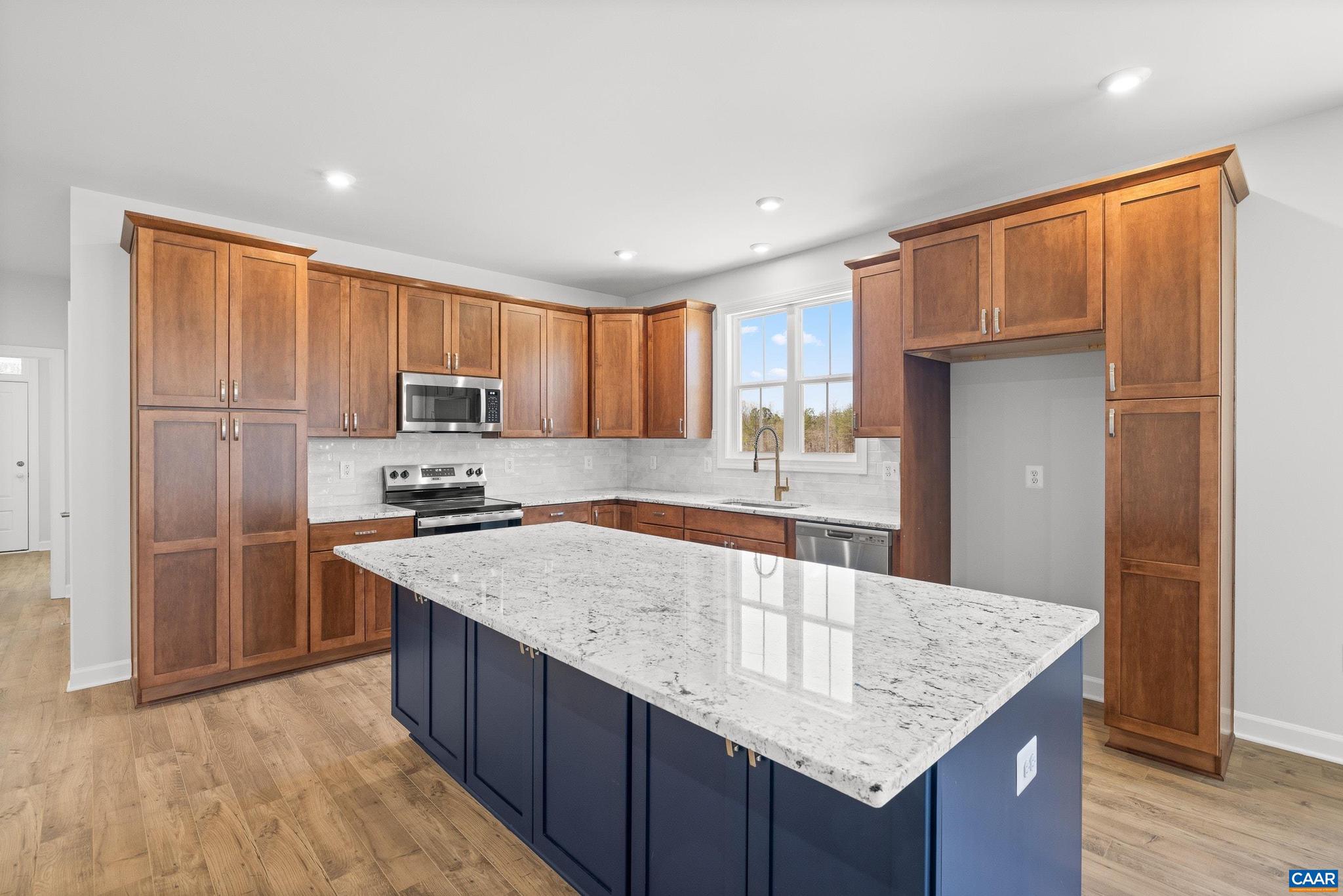 MEADOW BROOK - Residential