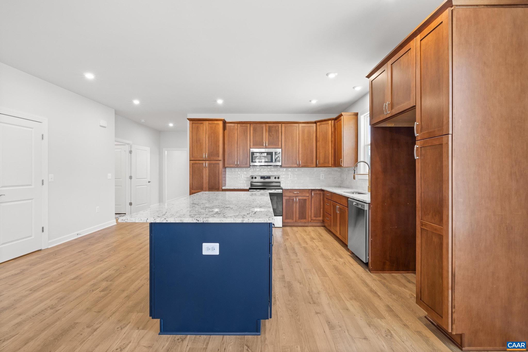 MEADOW BROOK - Residential