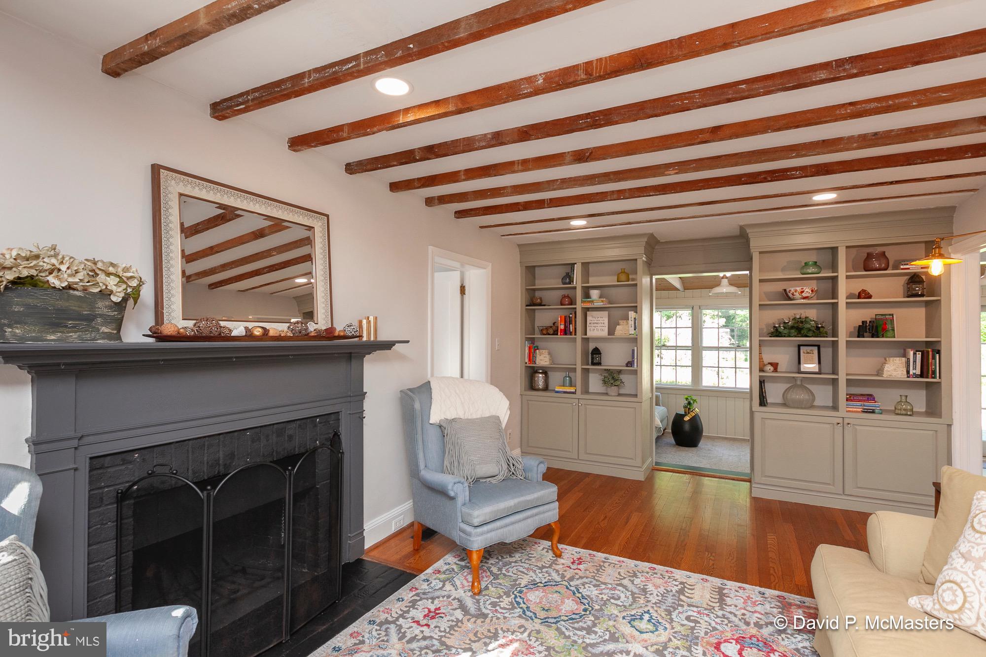 SUMMIT POINT - Residential