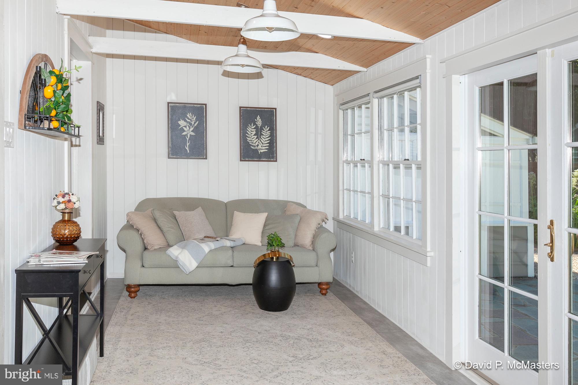 SUMMIT POINT - Residential