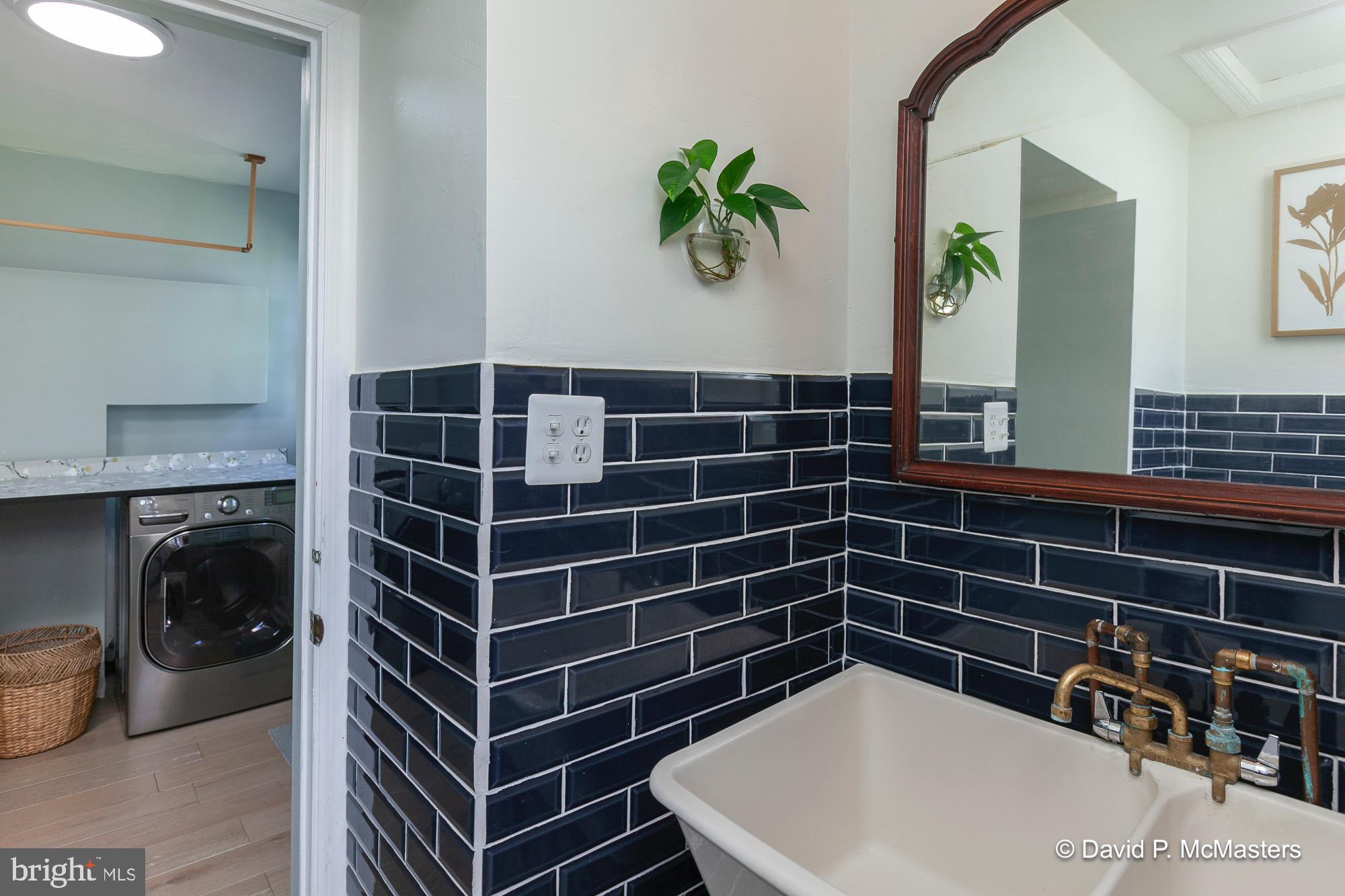 SUMMIT POINT - Residential