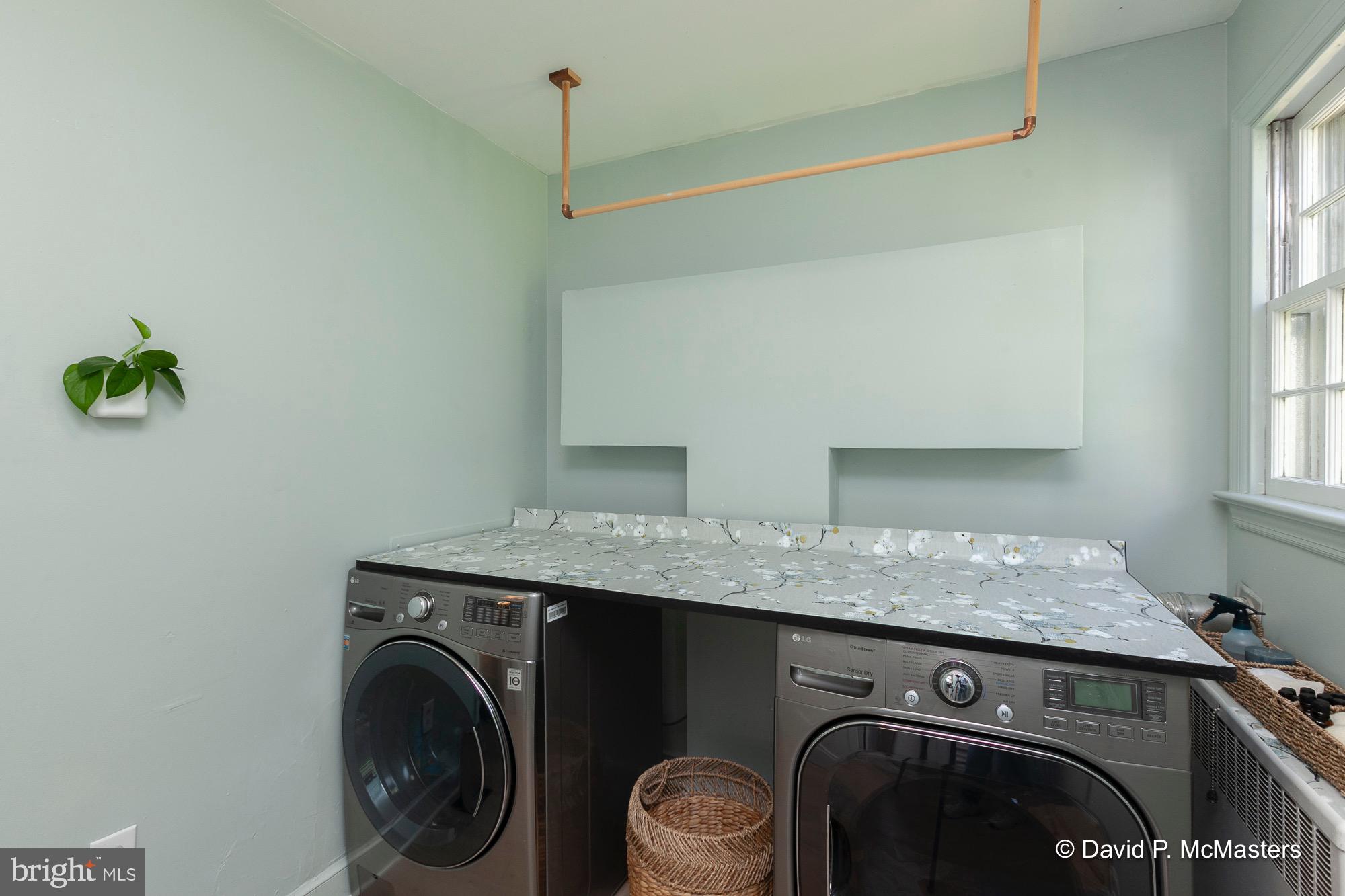 SUMMIT POINT - Residential