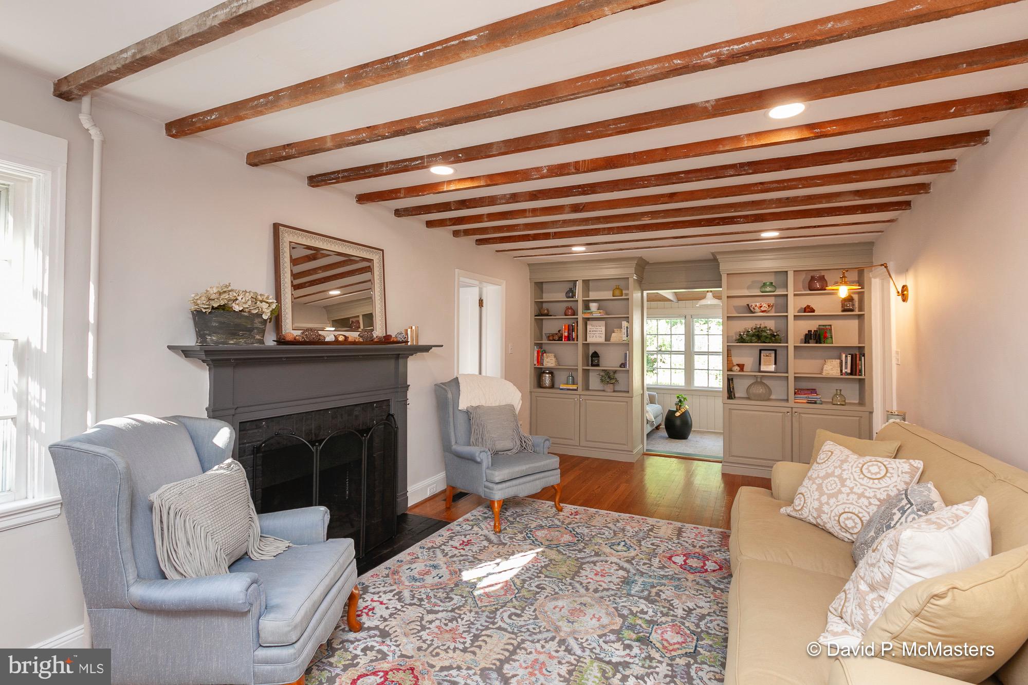 SUMMIT POINT - Residential