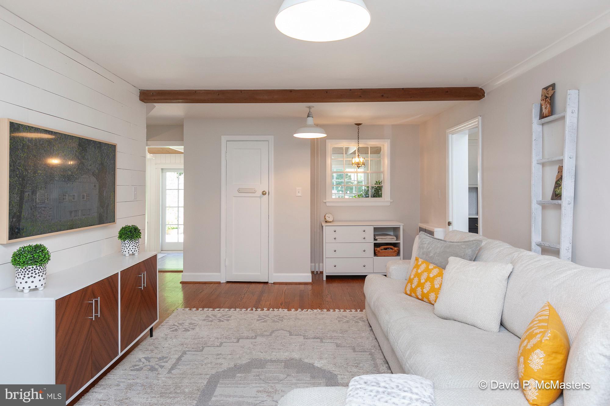 SUMMIT POINT - Residential