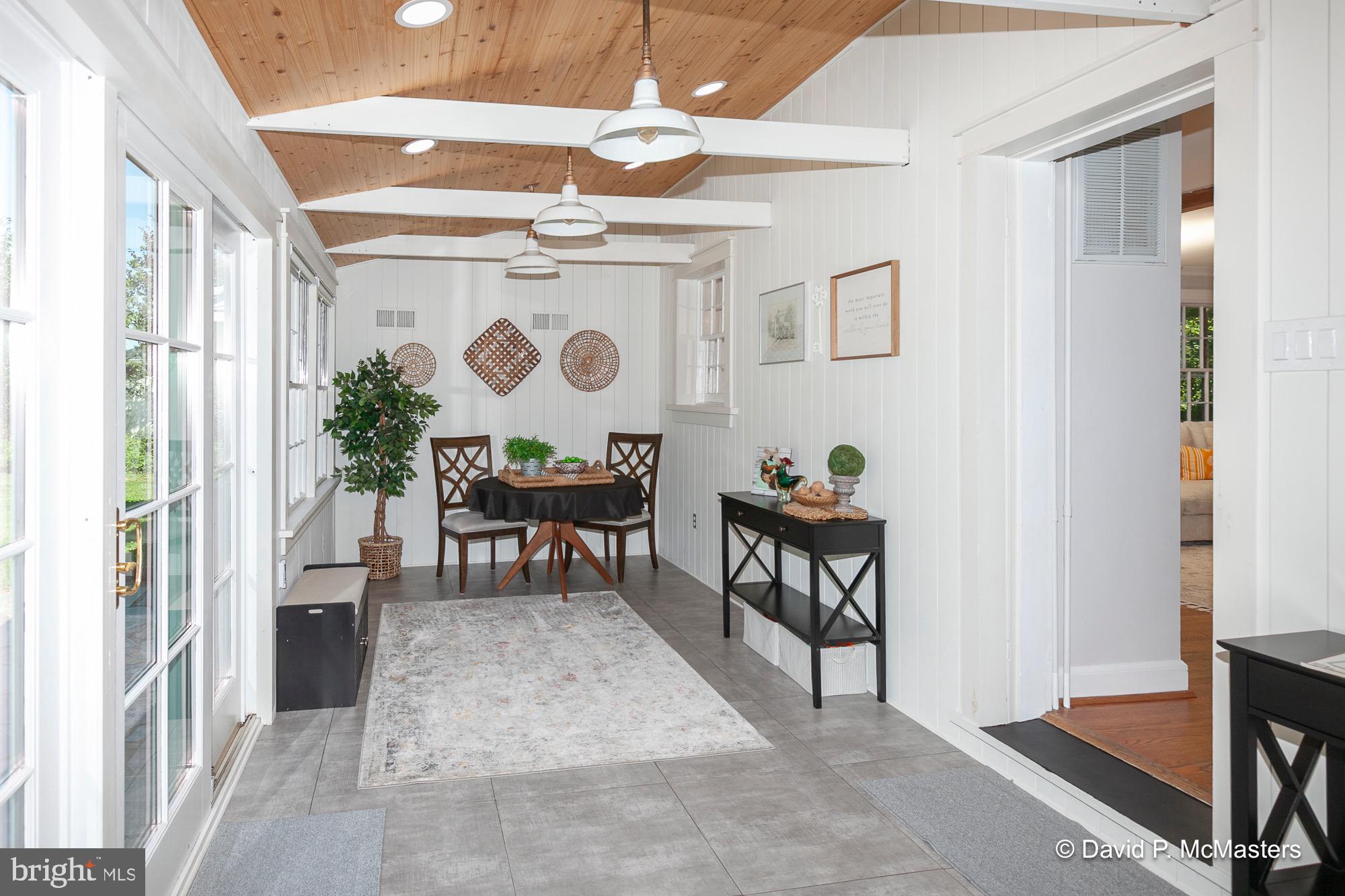 SUMMIT POINT - Residential