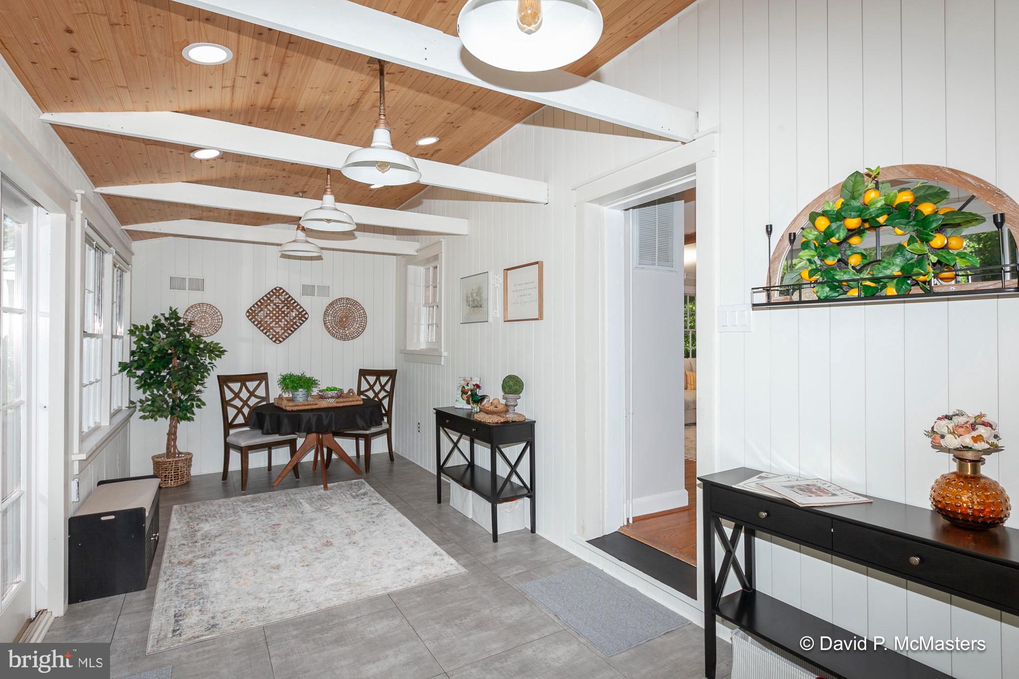 SUMMIT POINT - Residential