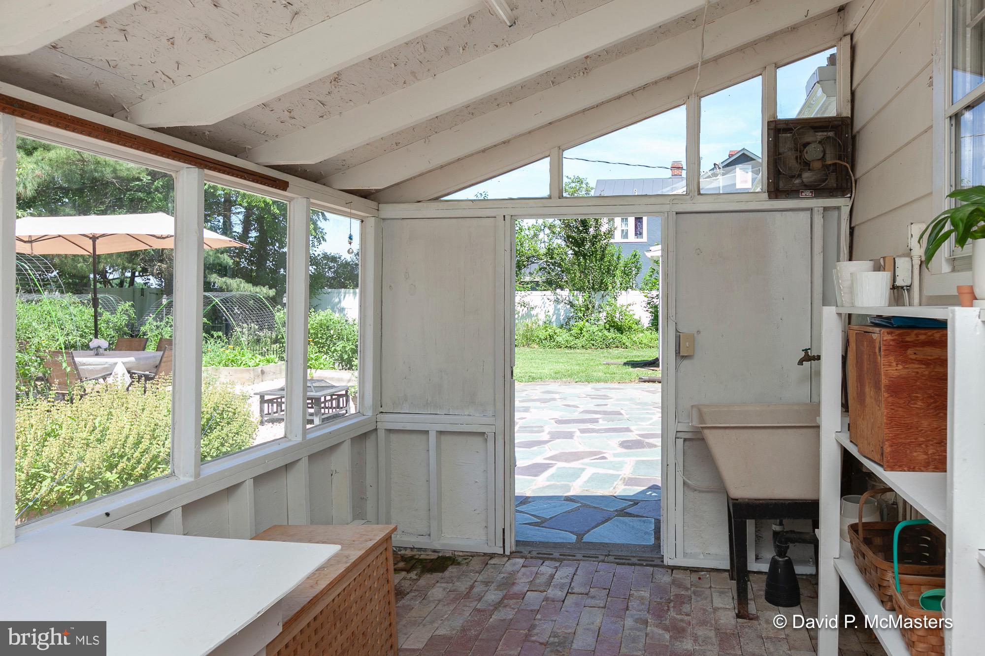 SUMMIT POINT - Residential