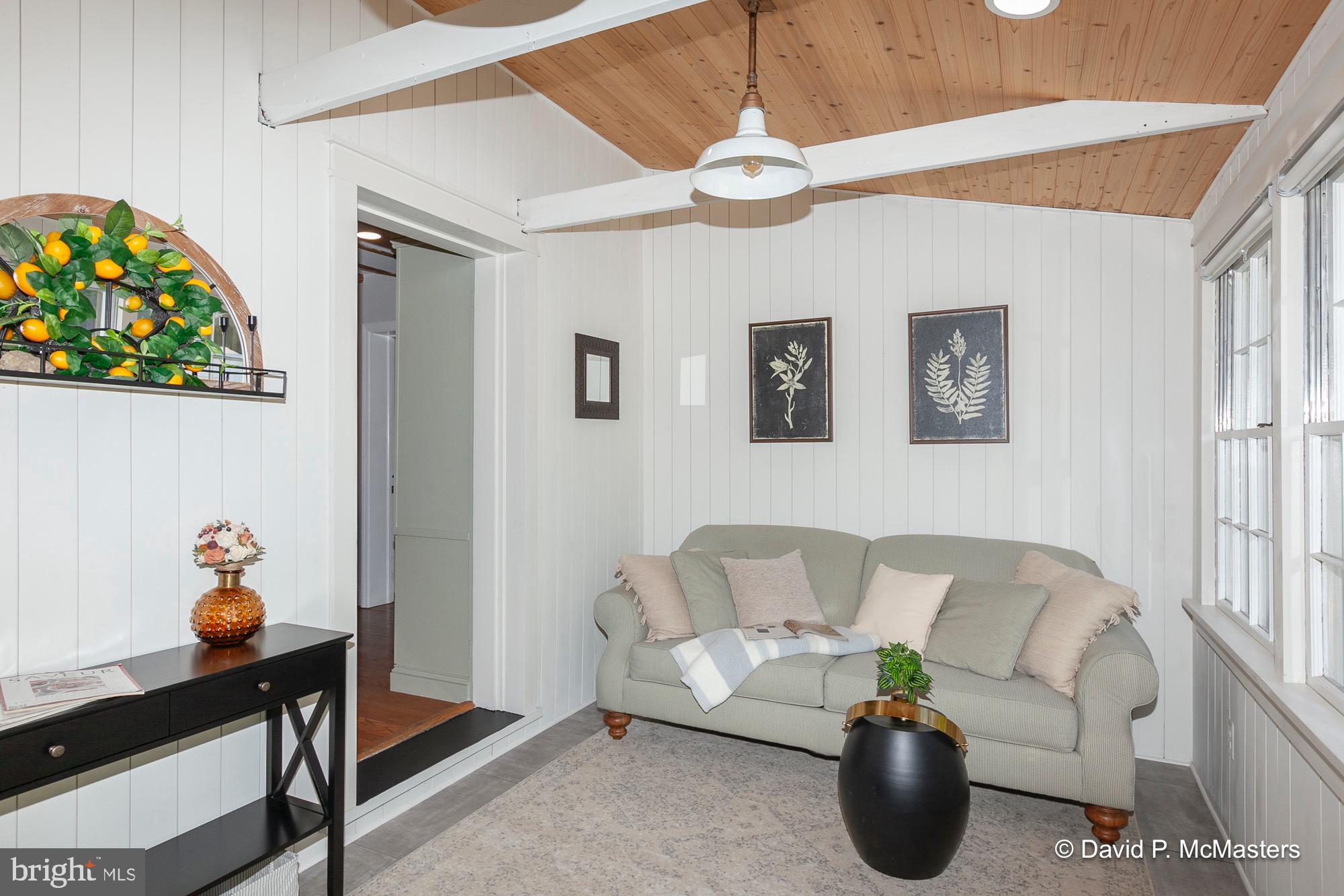 SUMMIT POINT - Residential