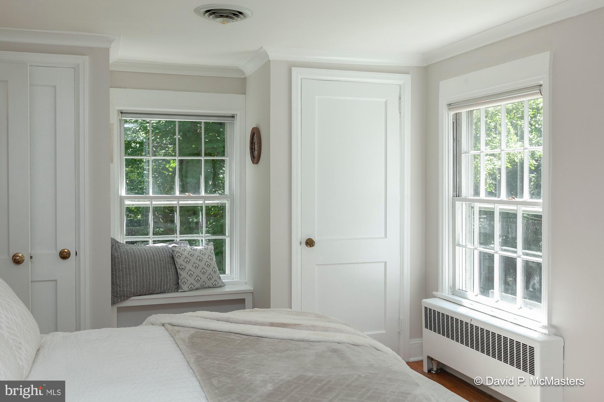 SUMMIT POINT - Residential