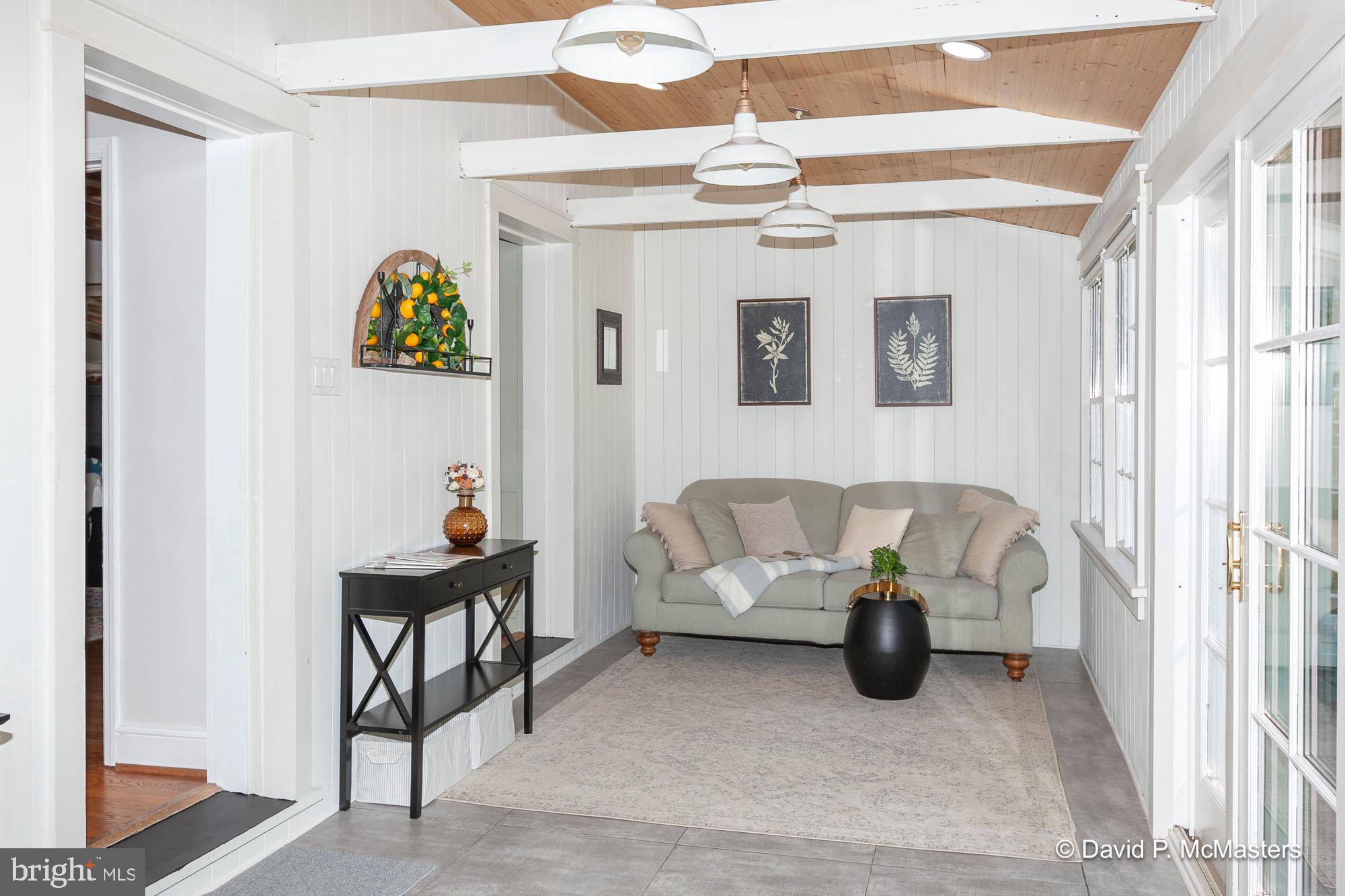 SUMMIT POINT - Residential