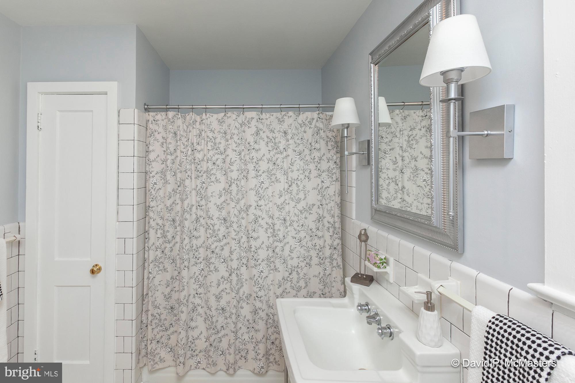 SUMMIT POINT - Residential