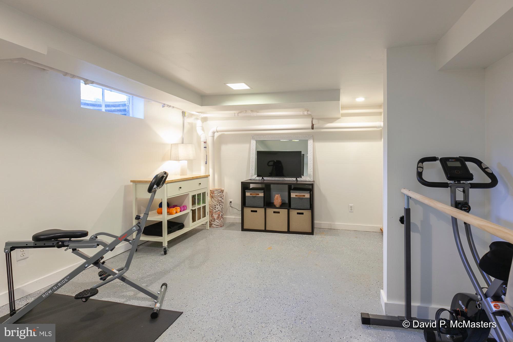 SUMMIT POINT - Residential