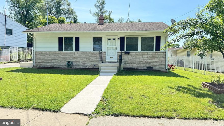 Back On The Market Due to Buyer Financial Fell Through. Welcome to 404 Hollingsworth Dr, Winchester, VA 22601! This charming home nestled in the heart of Winchester offers convenience and comfort at its finest. Enjoy quick access to Route 81 and Route 7, making commuting a breeze. 
Step inside to discover a recently updated interior boasting a fresh coat of paint throughout. The kitchen has been beautifully renovated with new quartz countertops, refinished cabinets, and stainless steel appliances, including a stunning vent hood. 
The main living areas feature brand new LVP flooring, adding modern style and durability. Retreat to the rear master bedroom, where plush carpeting creates a cozy atmosphere.
With three bedrooms and one and a half bathrooms, this home provides ample space for comfortable living. Additionally, a versatile fourth bedroom offers flexibility as an office or recreational space to suit your needs.
Conveniently located within walking distance of parks and shopping centers, this home offers the perfect blend of convenience and tranquility. Don't miss the opportunity to make this your new home sweet home!