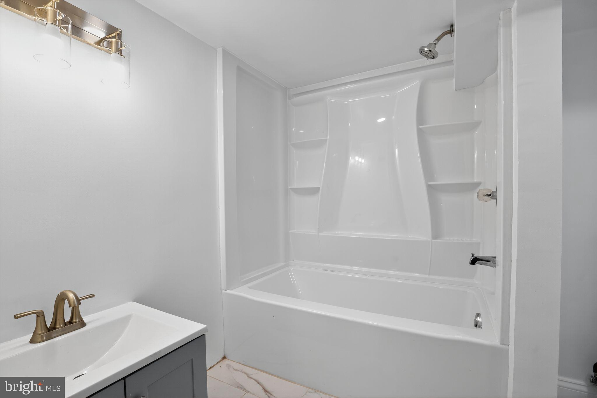 SYLVAN VIEW ON MAGOTHY - Residential