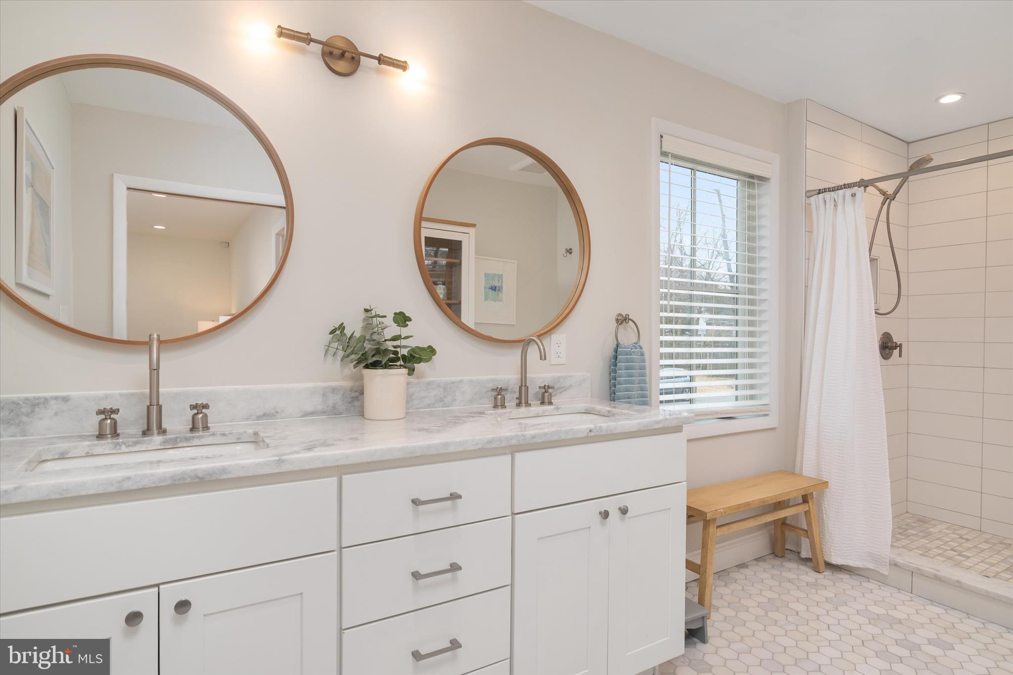 WEST ANNAPOLIS - Residential