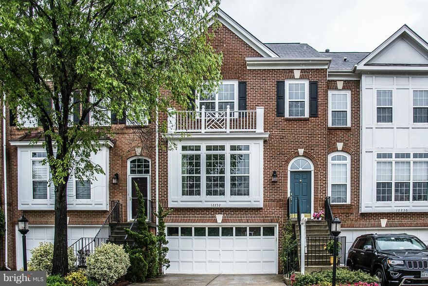 Magnificent like new TH in sought after W. Mkt. Upgrds galore. Beautiful T/H, w/h/w floors, upgraded kit with new SS apl, new SS wshr and dryr, 2 lvl bump out and new pwdr room in bsmnt. Enjoy the pvt deck backing to trees. Many have been waiting for homes in this desired location. Walk to RTC restaurants & shopping. W&OD trl in bkyd & future slvr line. Pvt clbhs/pool/gym Extra storage in garage