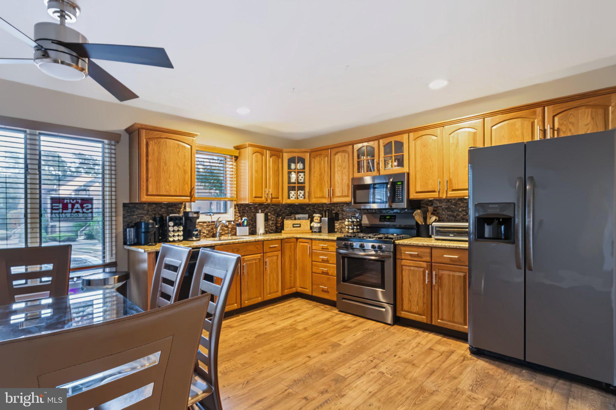 1112 LIGHTHOUSE LANE