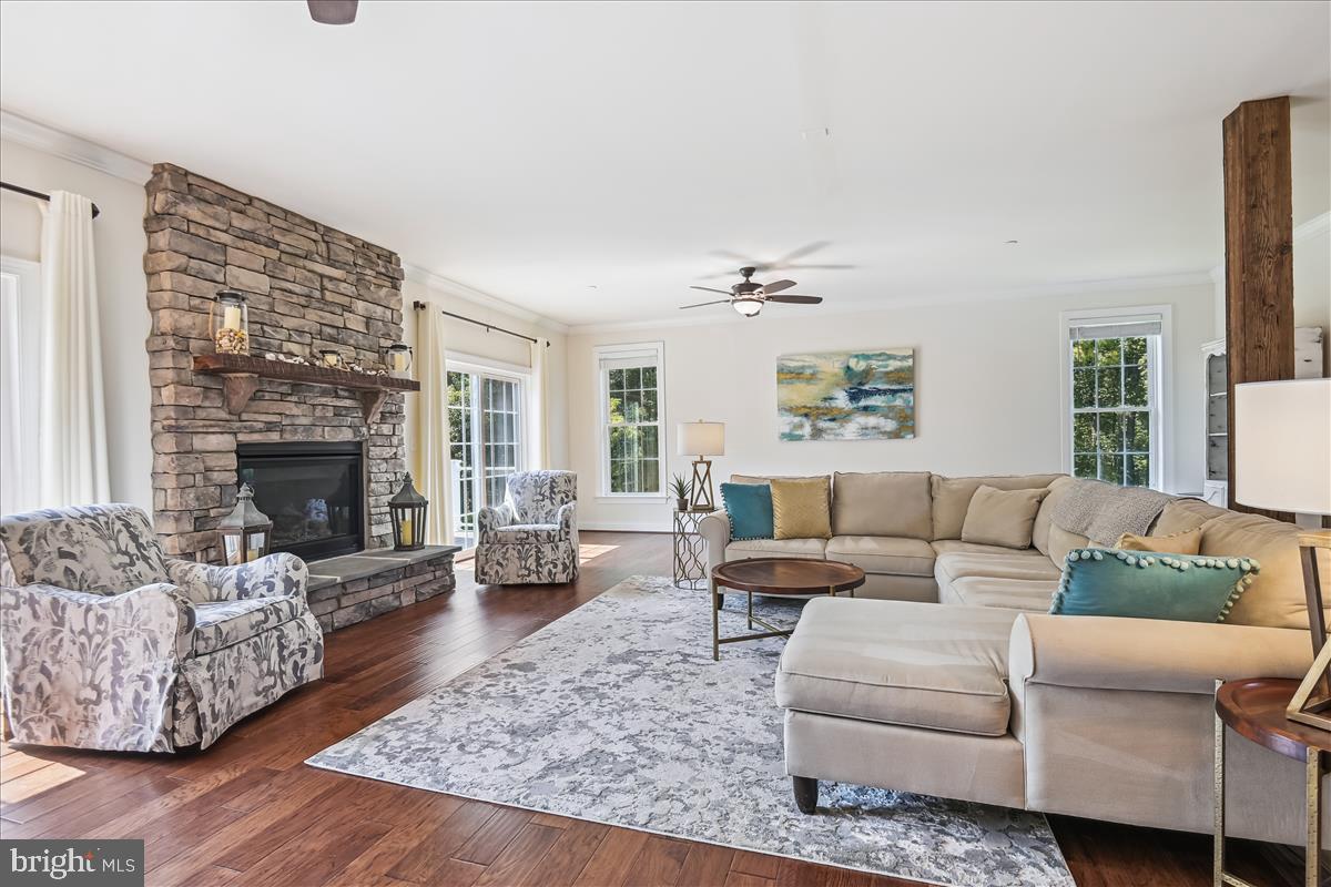 FOREST HILL - Residential