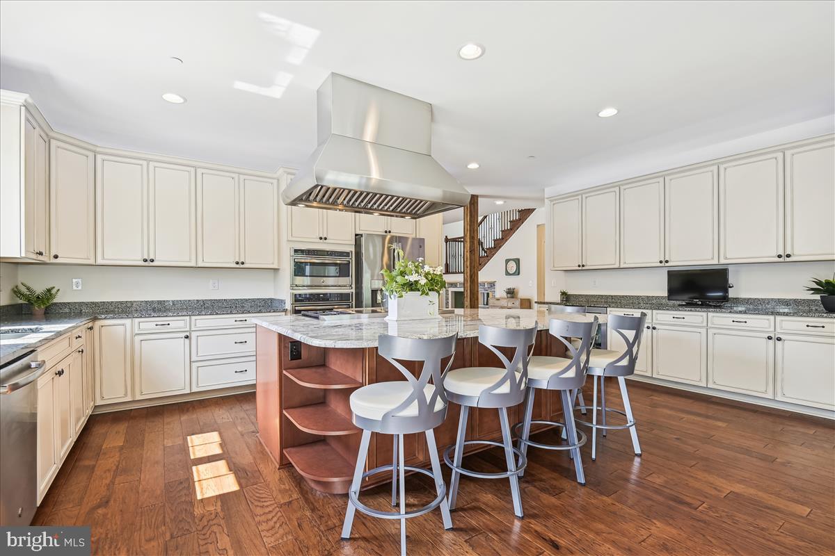 FOREST HILL - Residential